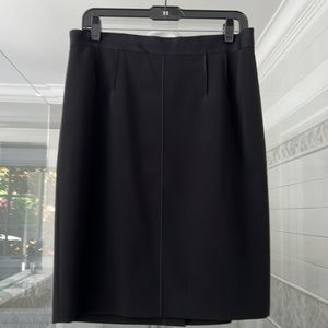 Straight skirt, grosgrain ribbon waist, front seam detail, knee length skirt